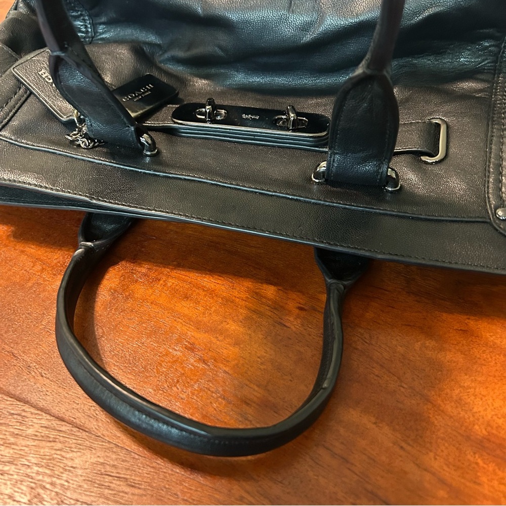 Coach Black Soft Leather Swagger Bag Shoulder Purse - Picture 9 of 16